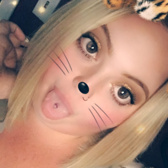 Profile Picture of Stephanie Carl (@steph3carl) on Poshmark