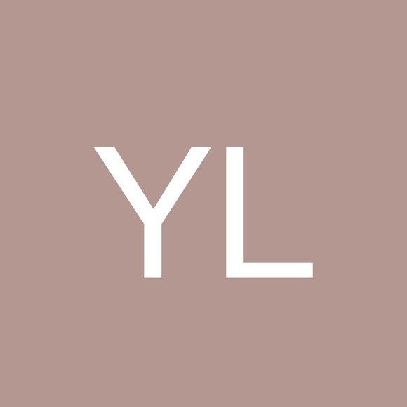 Profile Picture of Yalina Lafuente (@yalinalafuente) on Poshmark