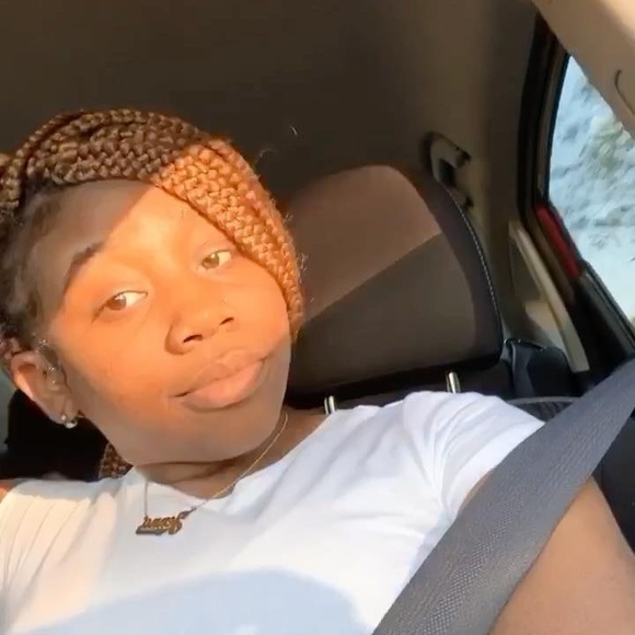 Profile Picture of Jenna Gabrielle (@athugswifee) on Poshmark