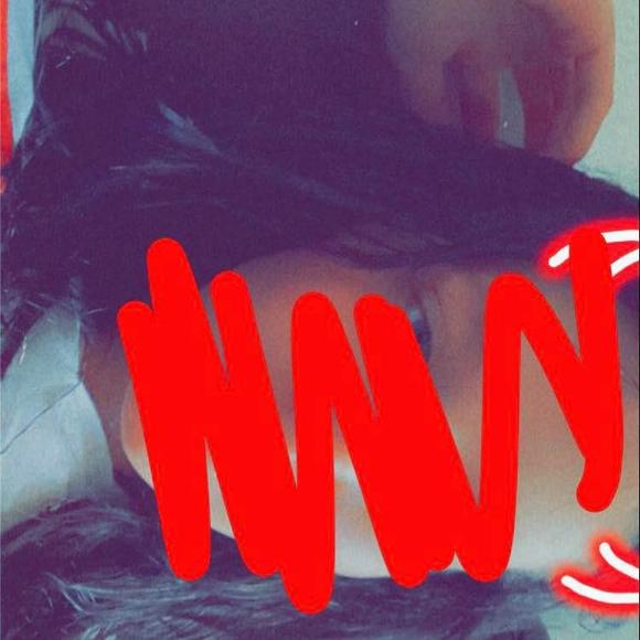 Profile Picture of Cassie Howay (@cassiehoway) on Poshmark