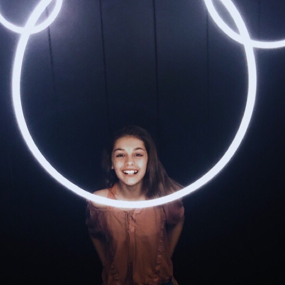 Profile Picture of Ava Deneen (@avadeneen) on Poshmark