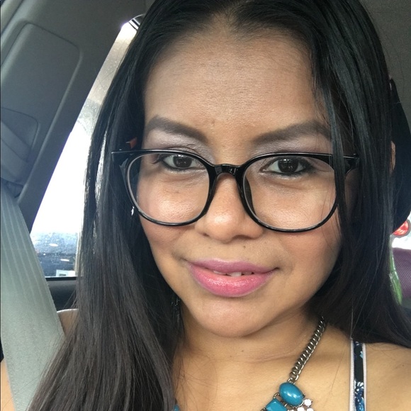 Profile Picture of Xochitl Avila (@xochitl_9022) on Poshmark