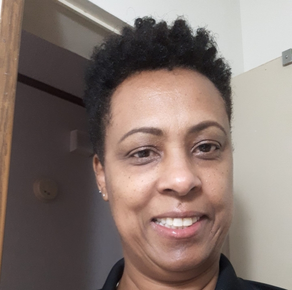 Profile Picture of Gloria Daye (@gloria330) on Poshmark