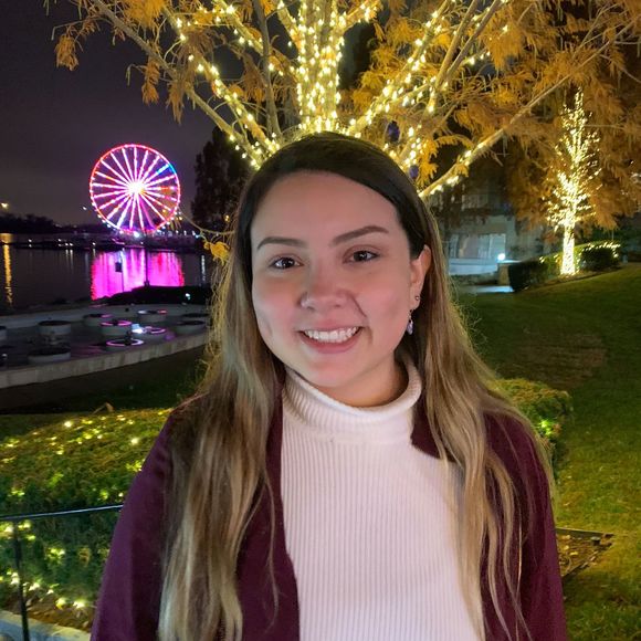 Profile Picture of Iris Arrazola (@irisokay) on Poshmark