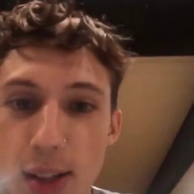 Jacob Bixenman’s Hand Holder - Twitter Profile Picture of Jacob Bixenman’s Hand Holder (@sadinthesummer) on Twitter