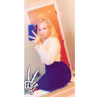 Profile Picture of Autumn Attebery (@AutumnMew) on Facebook