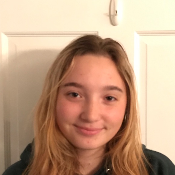 Profile Picture of Katarina Zilliox (@kzilliox) on Poshmark