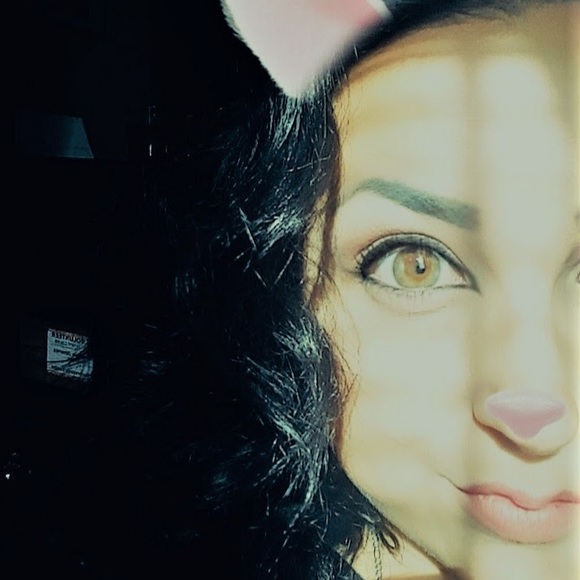 Profile Picture of Jamie Jimenez (@jamiejimenez) on Poshmark