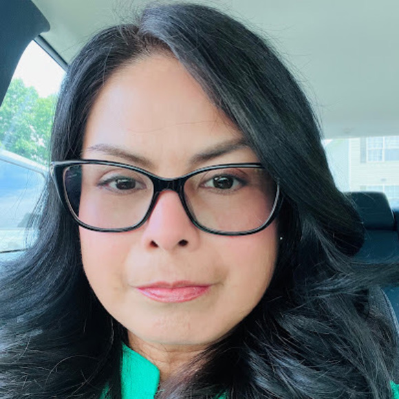 Profile Picture of Carmen Servellon (@carmenservellon) on Poshmark