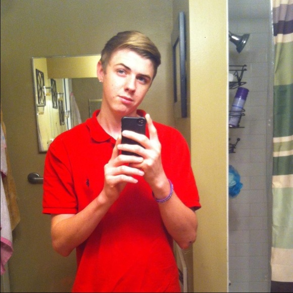 Profile Picture of Kyle Eckley (@kyleeckley) on Poshmark