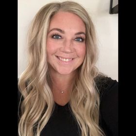 Profile Picture of Danielle Looby (@yarbsdanielle) on Pinterest
