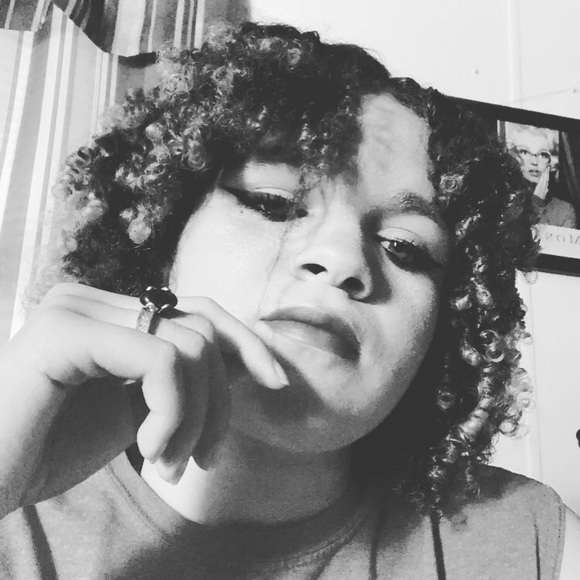 Profile Picture of Chyenne Earlenbaugh (@chyenne_e) on Poshmark
