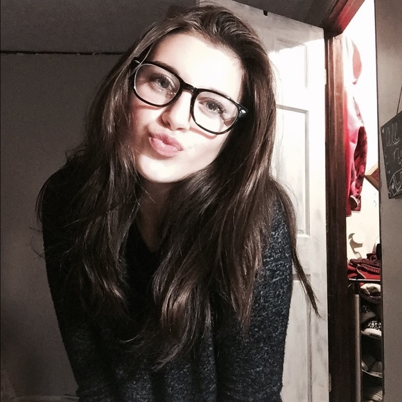 Profile Picture of Tonya Bowling (@tonyabowling) on Poshmark