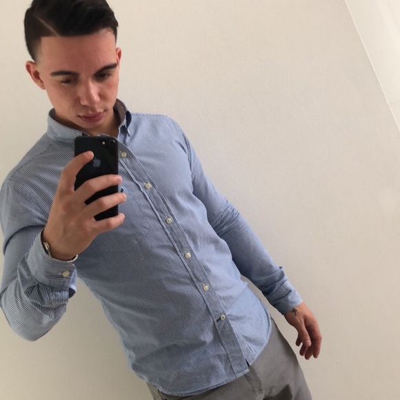 Profile Picture of Chris Gil (@cgil10597) on Poshmark