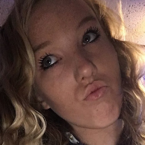 Profile Picture of Kailey Miller (@19kaileymiller) on Poshmark