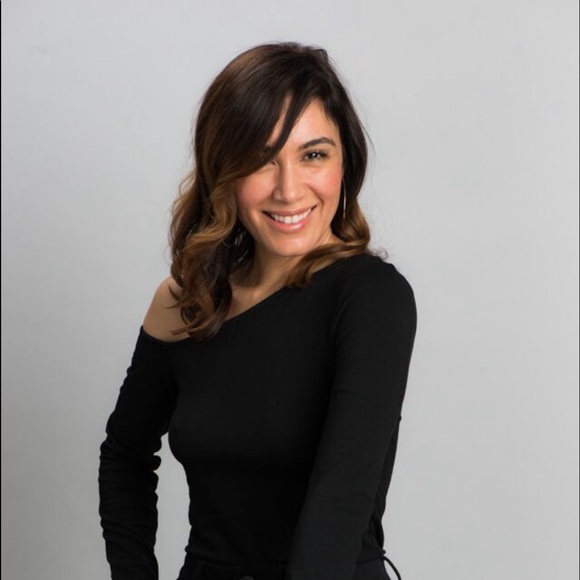 Profile Picture of Fabrianne Mendez (@fabrianne) on Poshmark