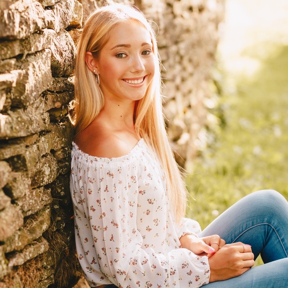 Profile Picture of Brianna Pizzano (@briannapizzano) on Poshmark