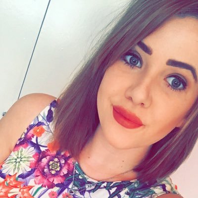 Profile Picture of Hollie (@Holl_jeff) on Twitter