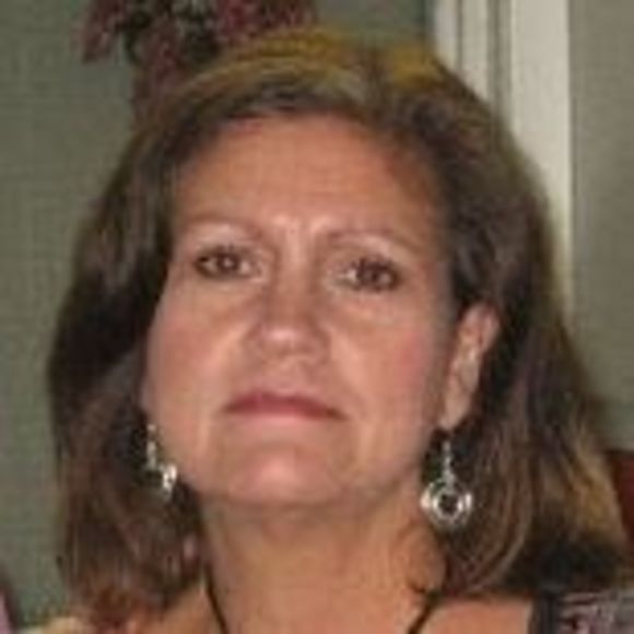 Profile Picture of Peggy Sells (@peggy_sells) on Poshmark