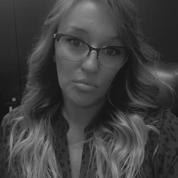 Profile Picture of Christina Renee' (@bellachristina) on Poshmark