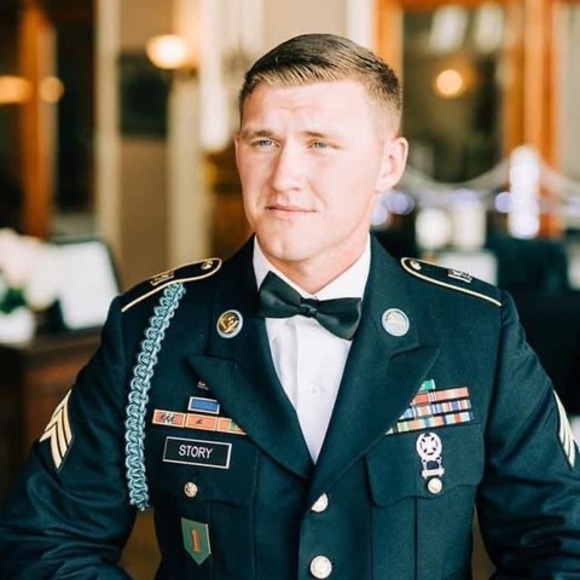 Shaunesy Macrunnels-story - Poshmark Profile Picture of Shaunesy Macrunnels-story (@shonzee) on Poshmark