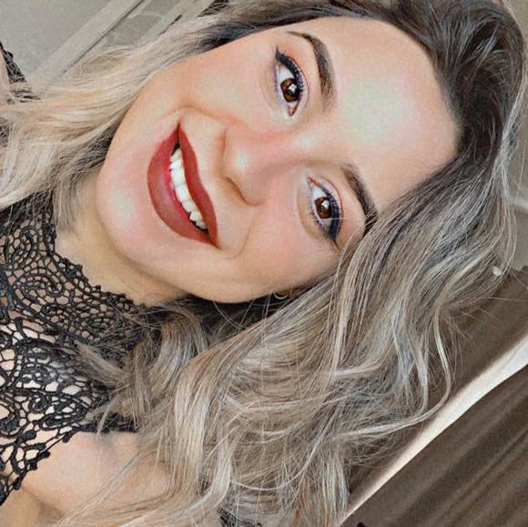 Profile Picture of Renata Paula (@renatapaula) on Poshmark