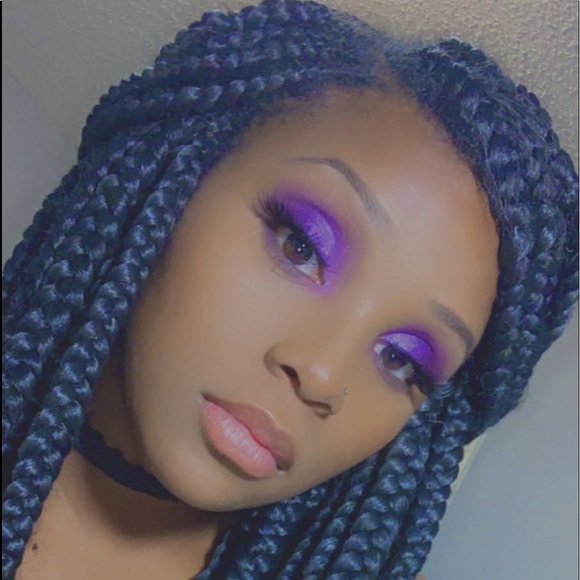 Profile Picture of Titanna Brown (@tatiii99) on Poshmark