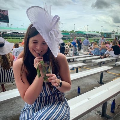 Profile Picture of Allison Winebrenner (@alli_wine) on Twitter