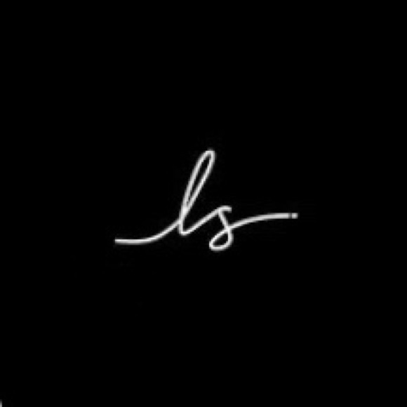 Profile Picture of Larissa Schmidt (@rissinakay) on Poshmark