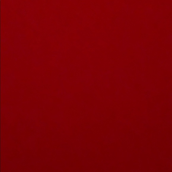 Profile Picture of Tia Lindsley (@lmao786) on Poshmark