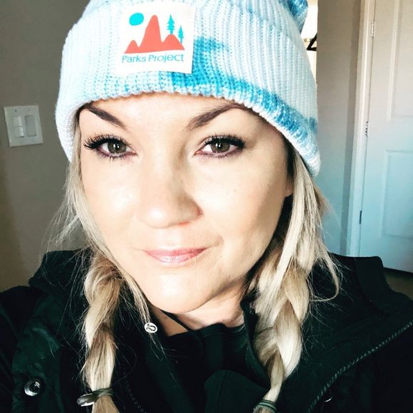 Profile Picture of Kylee Cederwall (@kylee78) on Poshmark