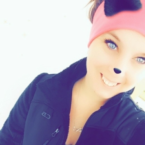 Profile Picture of Lyn Stengel (@jmstengel0719) on Poshmark