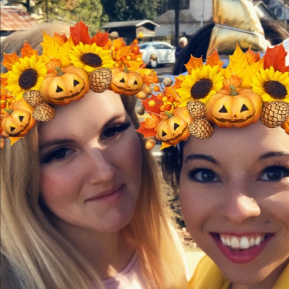 Profile Picture of Sarah Weinbaum (@sarahdaniellew) on Poshmark