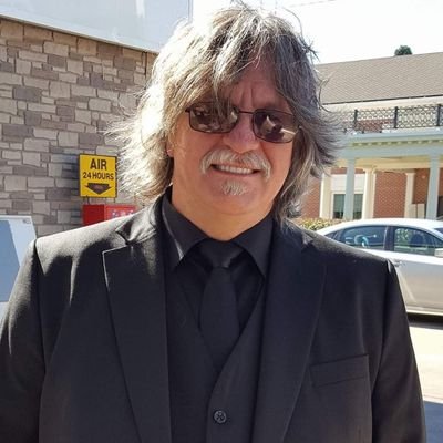 Profile Picture of Robin Yoder (@rolieyo) on Twitter