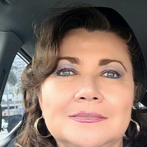 Profile Picture of Jacqueline Serna (@ja4mt) on Poshmark