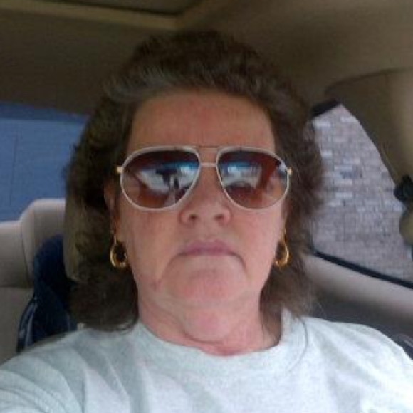 Profile Picture of Timberly Leffler (@timberly0706) on Poshmark