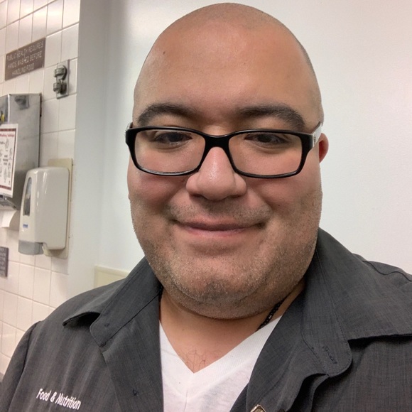 Profile Picture of Christopher Lopez (@artie_fish) on Poshmark