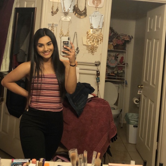 Profile Picture of Amelia Ruiz (@ruizameliaa) on Poshmark