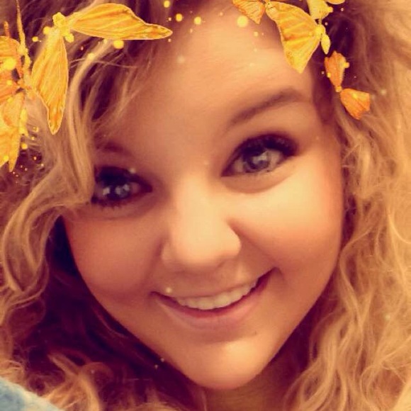 Profile Picture of Whitney Carter (@whitneycarter5) on Poshmark