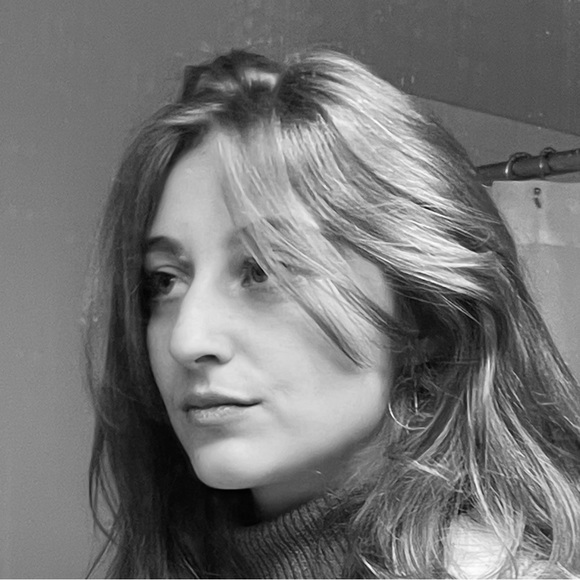 Profile Picture of Julia Johnston (@jrojohnston) on Poshmark