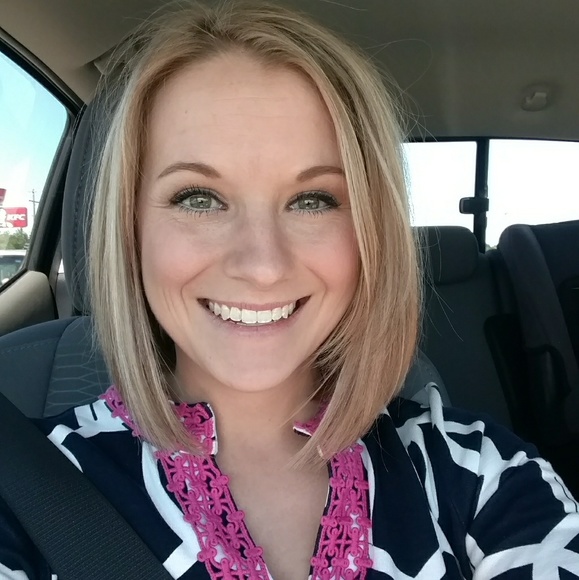 Profile Picture of Cari Detlefsen (@cprice1987) on Poshmark