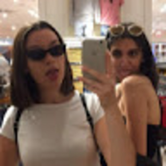 Profile Picture of Brianna Courchaine (@bcourchaine) on Poshmark