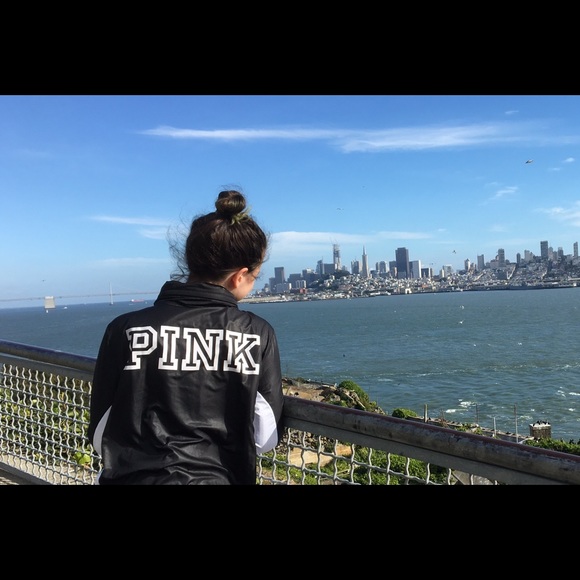 Profile Picture of Samantha Colodny (@peytonsam) on Poshmark