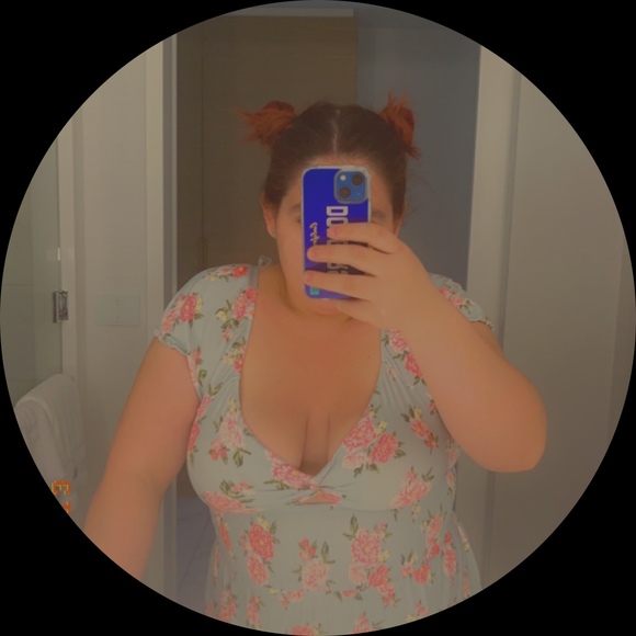 Profile Picture of Stephanie Duron (@duron0099) on Poshmark