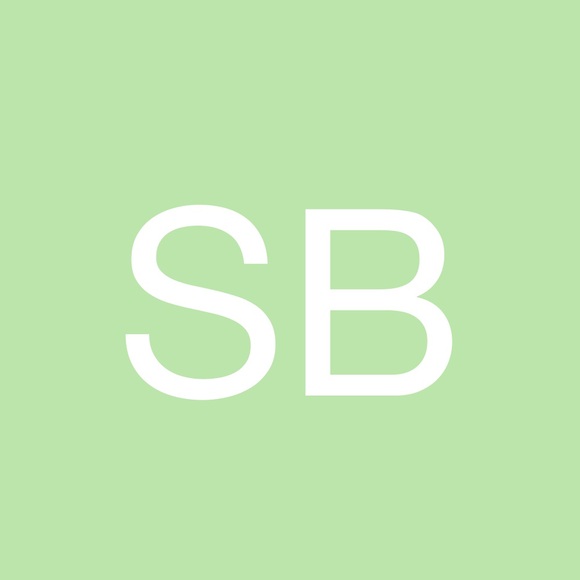 Profile Picture of Severina Burkhamer (@rinibelle) on Poshmark