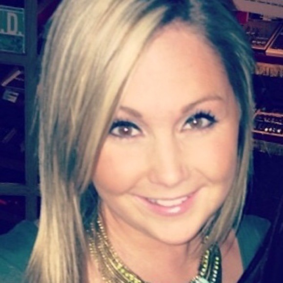 Profile Picture of Courtney Alexander (@caalexan89) on Poshmark
