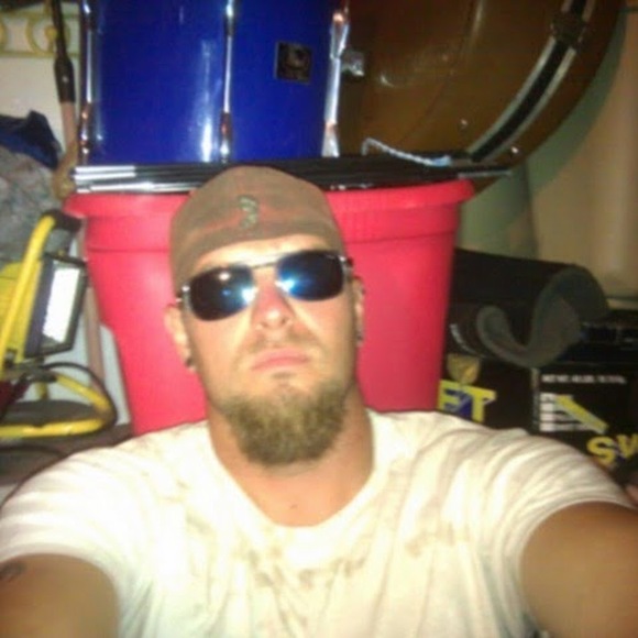 Profile Picture of Brad Snodgrass (@liquiddrops84) on Poshmark