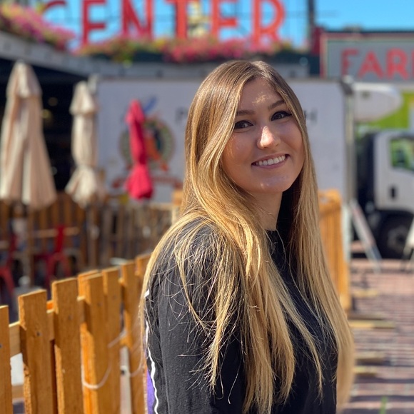 Profile Picture of Jocelyn Rezendes (@elemys) on Poshmark