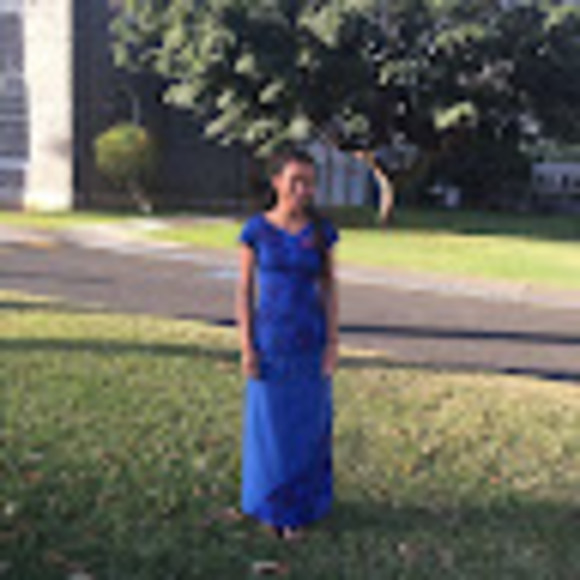 Profile Picture of Sophia Aveau (@saveau) on Poshmark