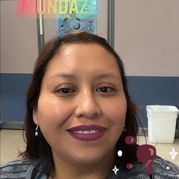 Profile Picture of Roxanna Andrew (@roxannaandrew) on Poshmark